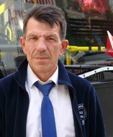 yarali-kopegi-kurtarmak-icin-seferini-yarida-birakan-halk-otobusu-soforunden-insanlik-dersi-lS8P3tiD.jpg