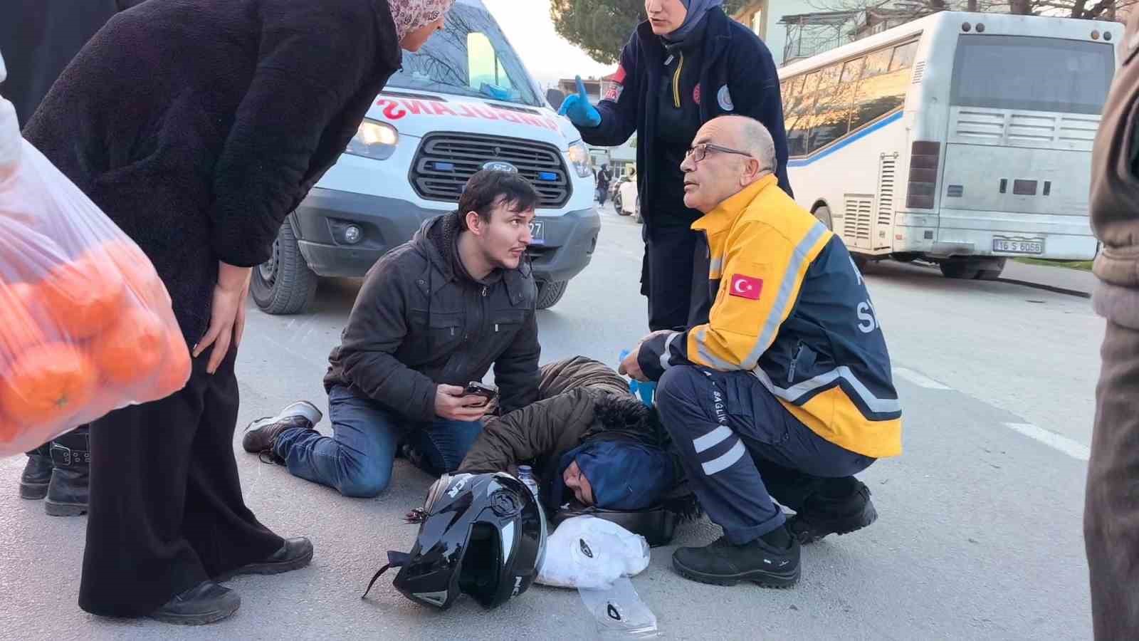 yarali motosiklet surucusu yarali annesinin elini tutup moral verdi 1 rGYDcwgK
