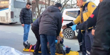 yarali-motosiklet-surucusu-yarali-annesinin-elini-tutup-moral-verdi-OtnHtf6R.jpg