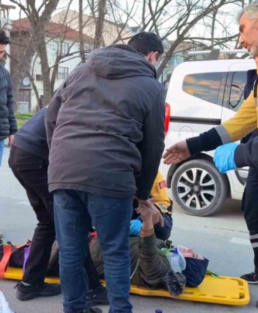 yarali-motosiklet-surucusu-yarali-annesinin-elini-tutup-moral-verdi-OtnHtf6R.jpg