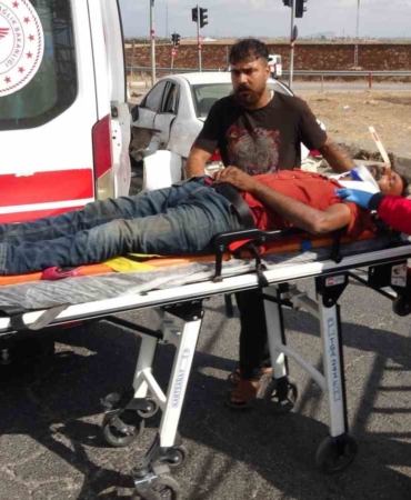 yarali-tasiyan-otomobille-kamyonet-carpisti-3-yarali-gSyuR6kT.jpg