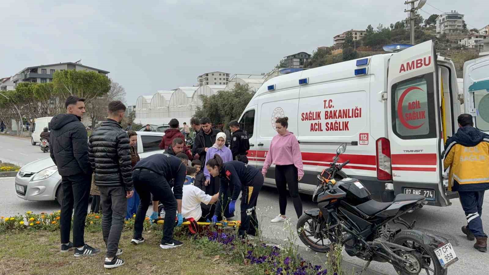 yaraliya ilk mudahale tesadufen olay yerinden gecen acil doktorundan 3 3R8Cej7t
