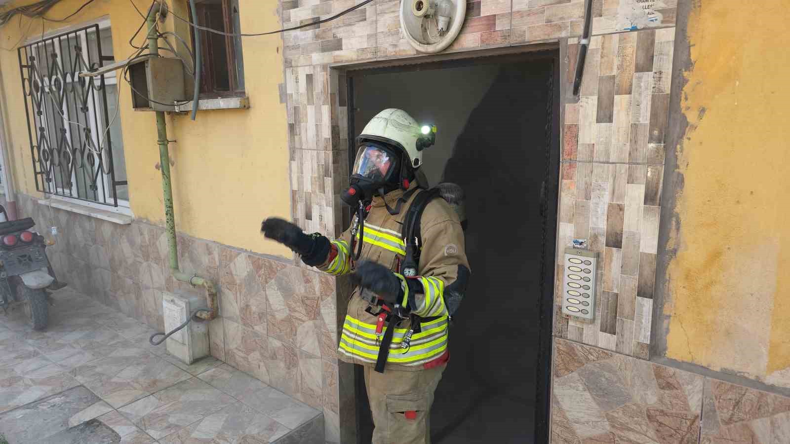 Yaramaz çocukların evcilik oyunu yürekleri ağza getirdi: Az kalsın ev yanıyordu 5 yaramaz cocuklarin evcilik oyunu yurekleri agza getirdi az kalsin ev yaniyordu 1 Zq5U76fT
