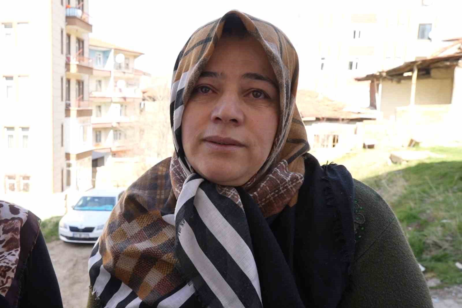 Yardım çağırmak için önce dışarı çıktı, çocuklarını kurtarmak için yanan eve yeniden girdi 5 yardim cagirmak icin once disari cikti cocuklarini kurtarmak icin yanan eve yeniden girdi 1 uWrikn8B