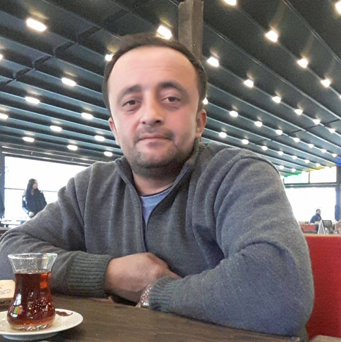 Yardım için durduğu emniyet şeridinde otomobil çarpmıştı, son yolculuğuna uğurlandı 9 yardim icin durdugu emniyet seridinde otomobil carpmisti son yolculuguna ugurlandi 5 aIYWcaSn