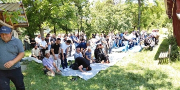 yardim-icin-durdugu-emniyet-seridinde-otomobil-carpmisti-son-yolculuguna-ugurlandi-dAgjZztt.jpg