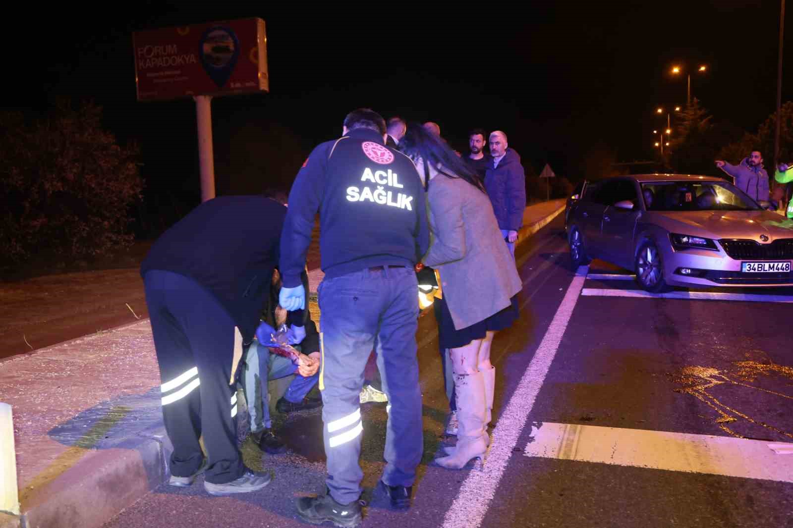 Yardım için durdular, kendilerine küfür edilince alkollü sürücüyü ve arkadaşını darp ettiler 4 yardim icin durdular kendilerine kufur edilince alkollu surucuyu ve arkadasini darp ettiler 0 tBJ3ZlAM