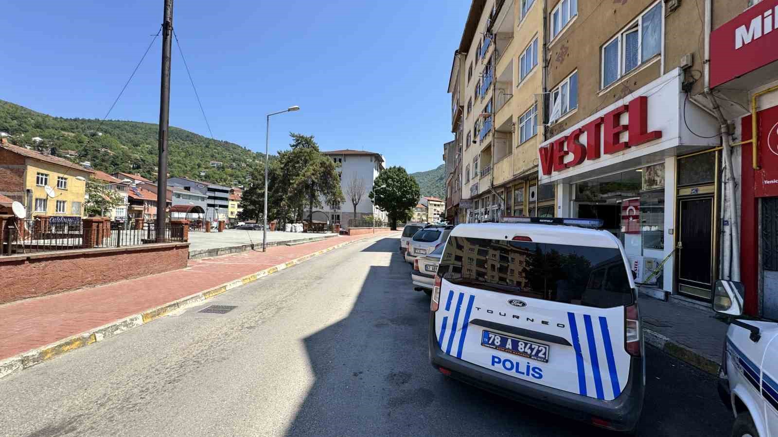 Yardım için polise koşan çocukların çabası annelerini kurtarmaya yetmedi 7 yardim icin polise kosan cocuklarin cabasi annelerini kurtarmaya yetmedi 3 cVv6KzPI