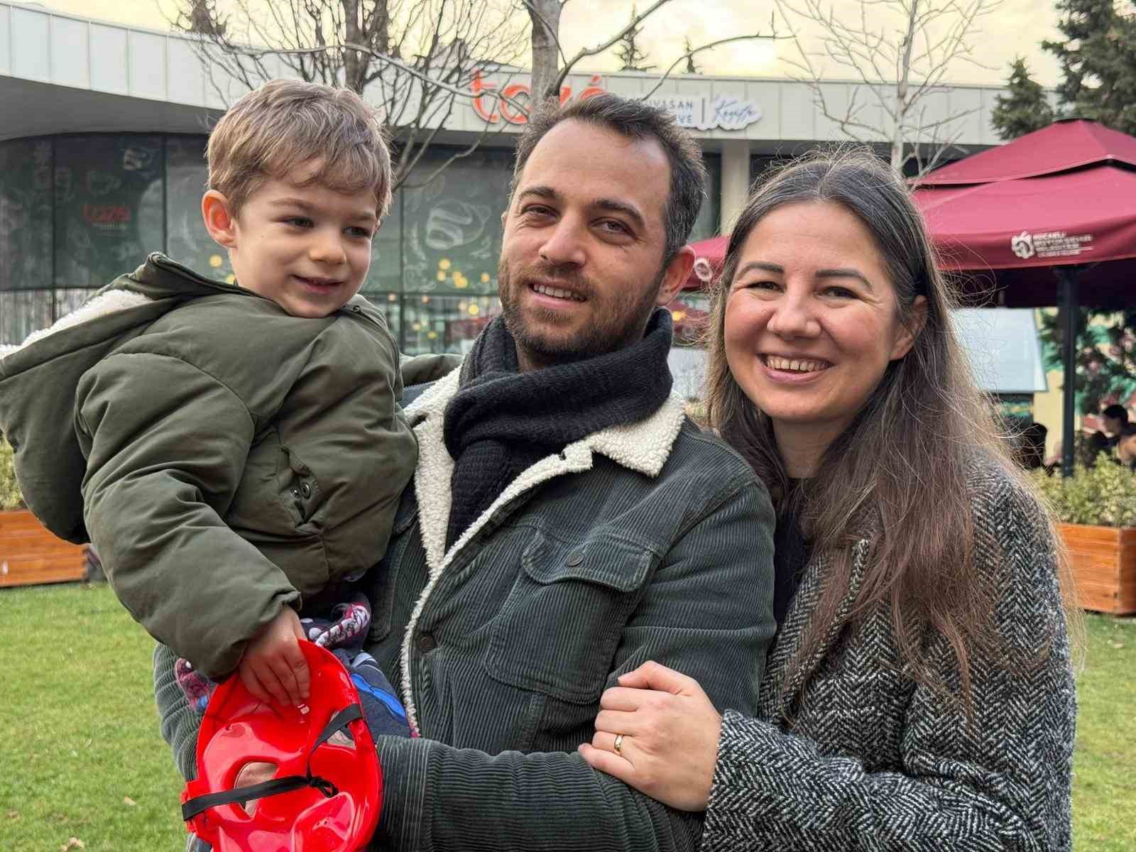 Yardım kampanyası tamamlanan Uras Ege için gökyüzüne balonlar bırakıldı 5 yardim kampanyasi tamamlanan uras ege icin gokyuzune balonlar birakildi 1 K3COP8Jb