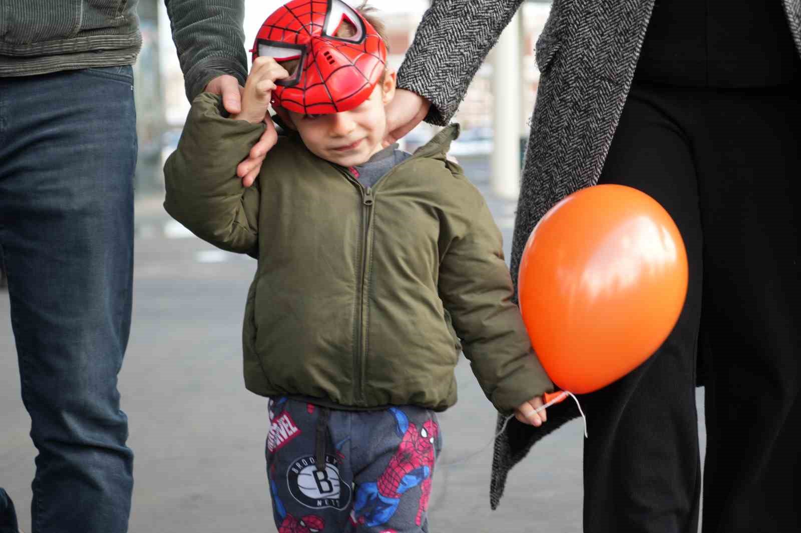Yardım kampanyası tamamlanan Uras Ege için gökyüzüne balonlar bırakıldı 6 yardim kampanyasi tamamlanan uras ege icin gokyuzune balonlar birakildi 2 JZDDP4nM