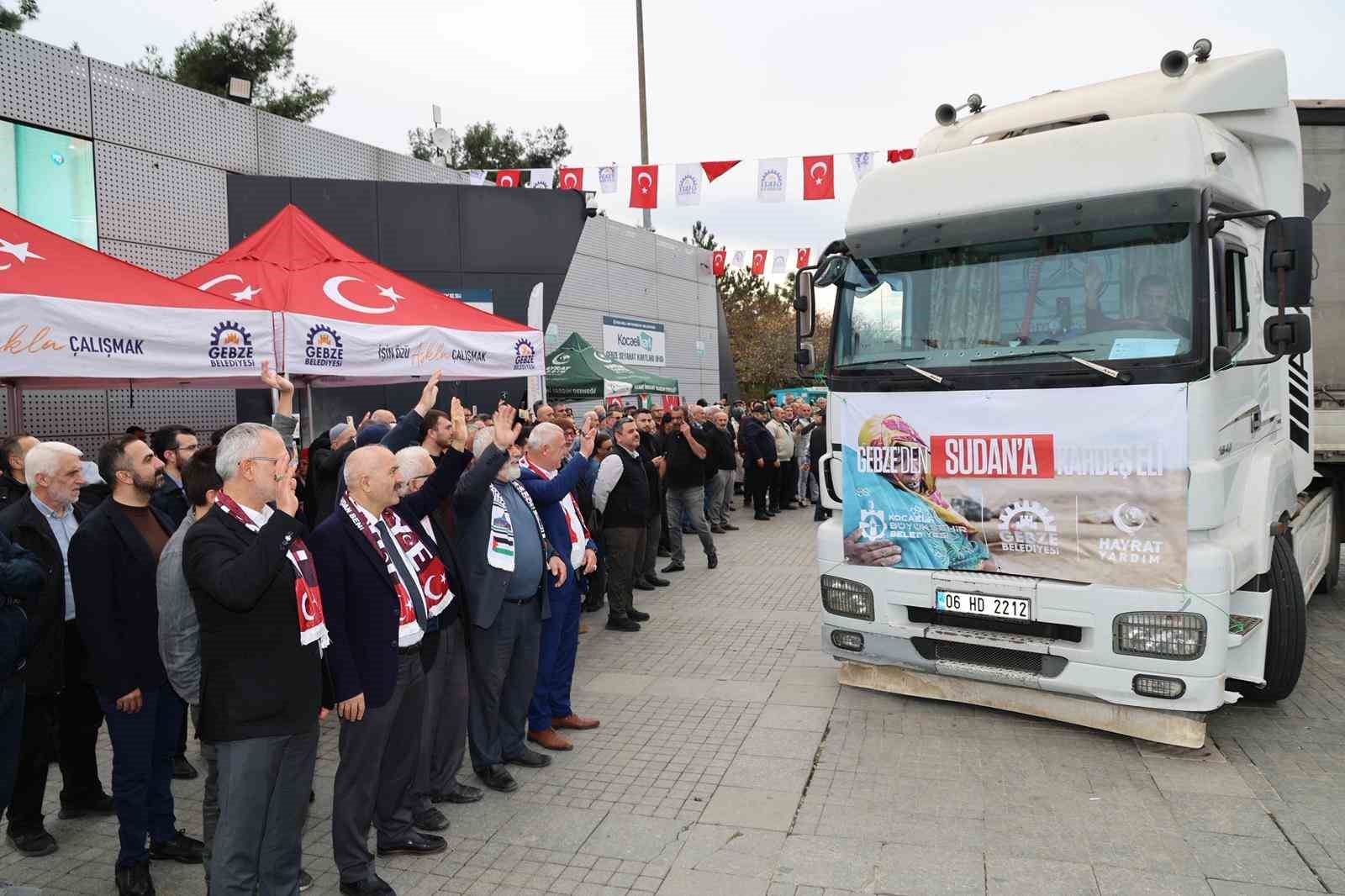 yardim konvoyuna kadin eli degdi 1 hpJr2RVm