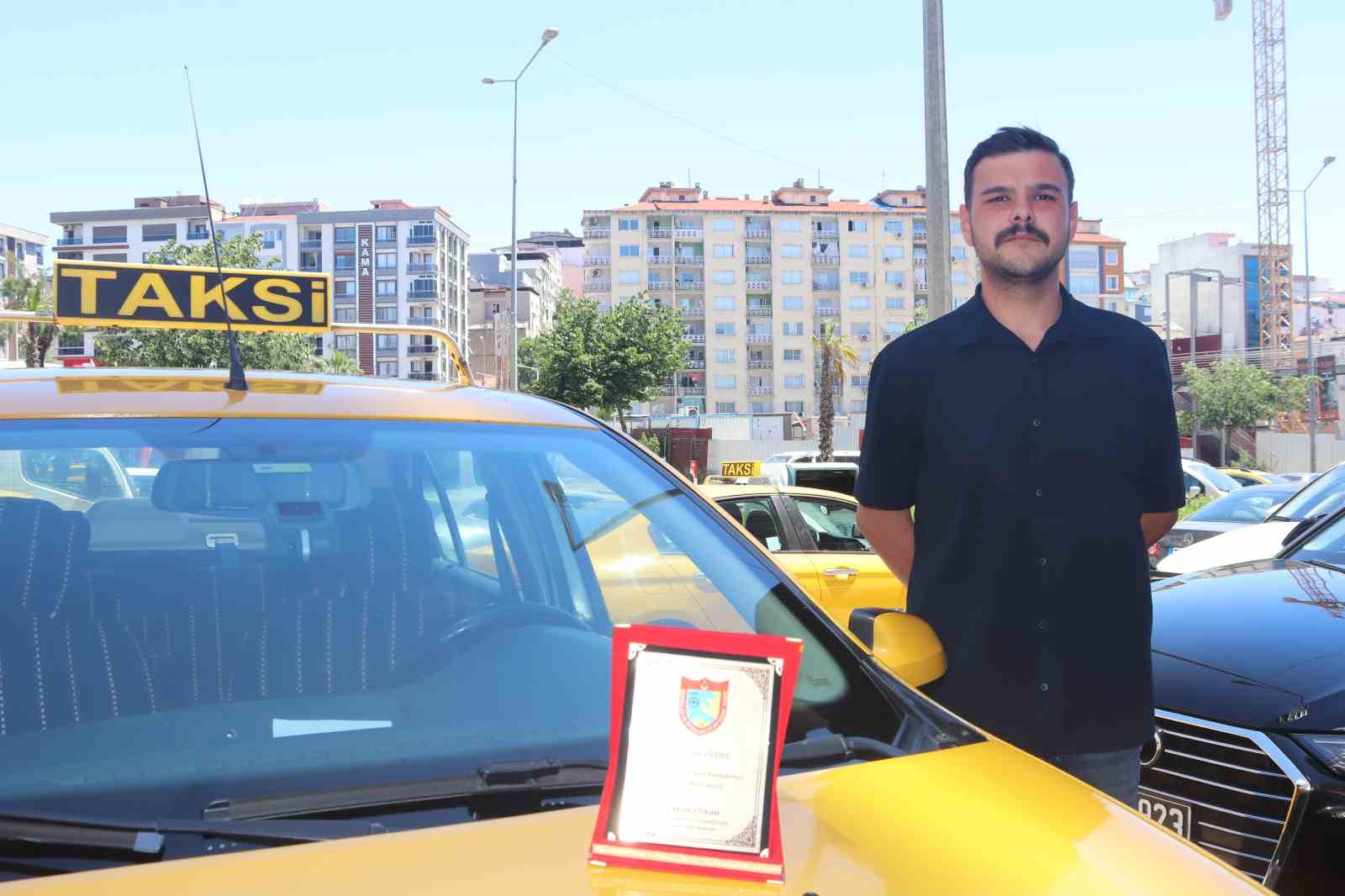 Yardımsever taksiciye plaket 6 yardimsever taksiciye plaket 2 meT9GMcB