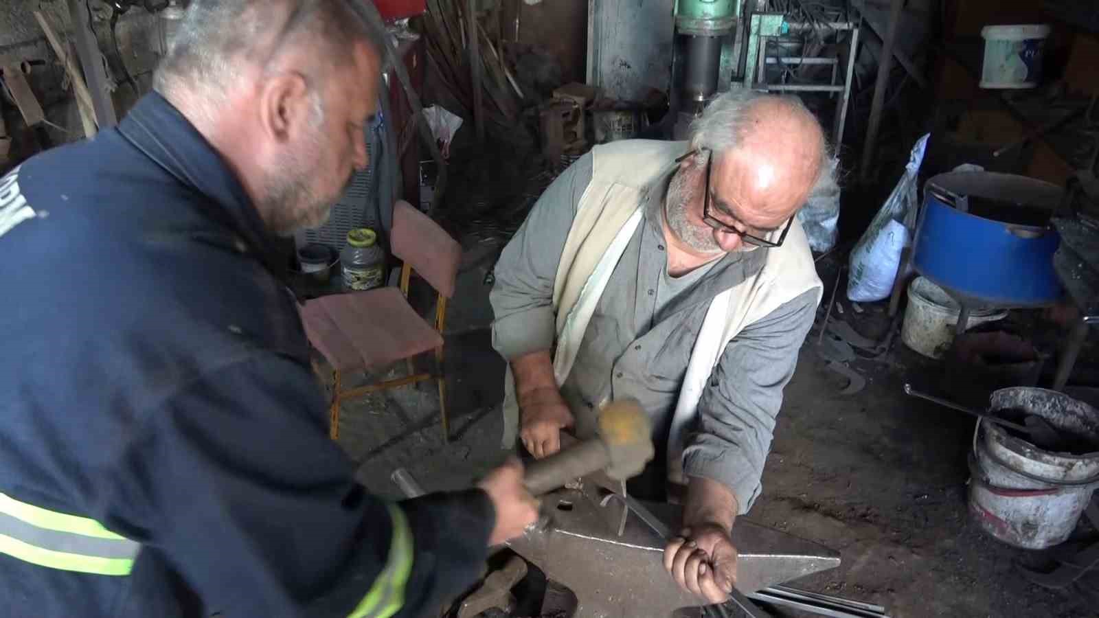 yarim asirdir demire sekil veriyor 5 tULy2SfV