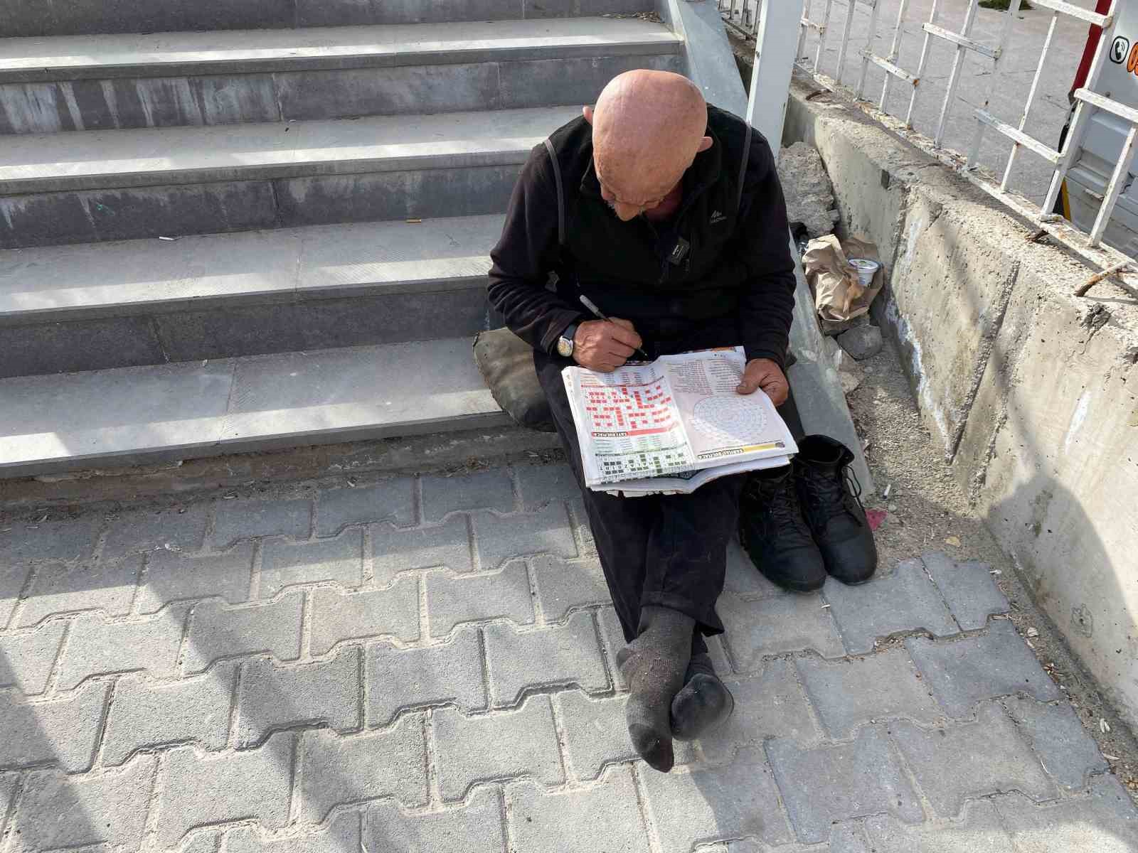 Yarım asırdır her gün bulmaca çözüyor 9 yarim asirdir her gun bulmaca cozuyor 5 Zk5FfrHd