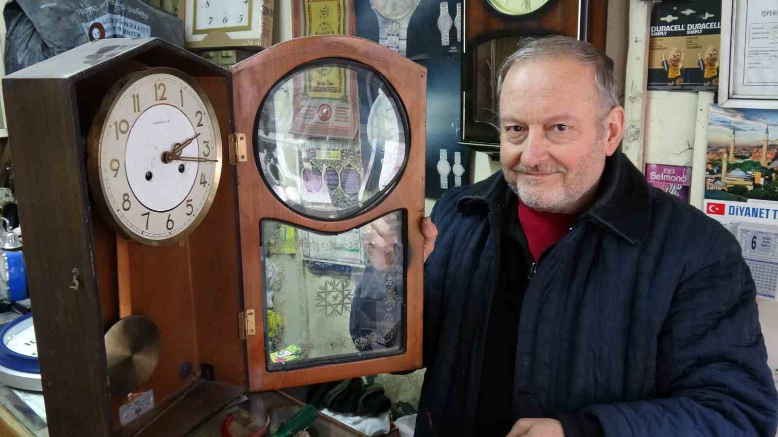 yarim asirdir zamana ince ayar veriyor 0 FS8wVBPD