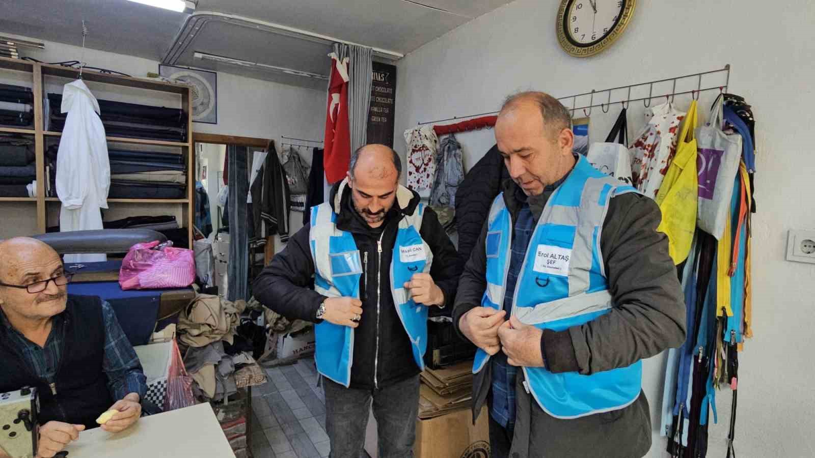 yarim asri asan bir tutku adilcevazli terzinin igneyle dokudugu hayat 1 qXzXObAS
