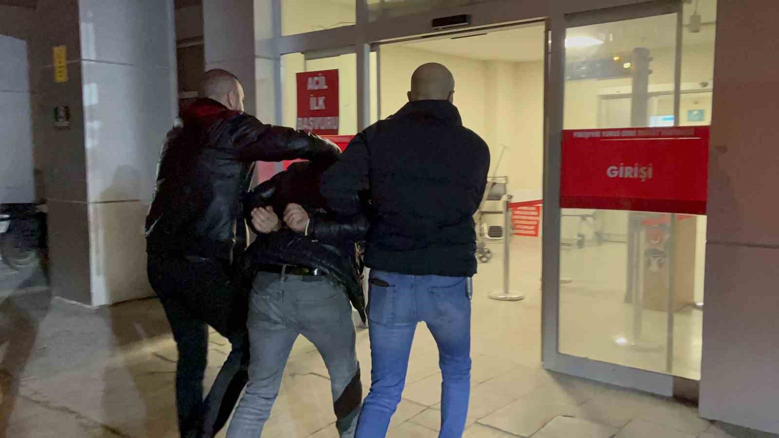 yaris ugruna 3 genci hayattan koparan surucu kactigi adreste yakalandi 1 raDfeRW2