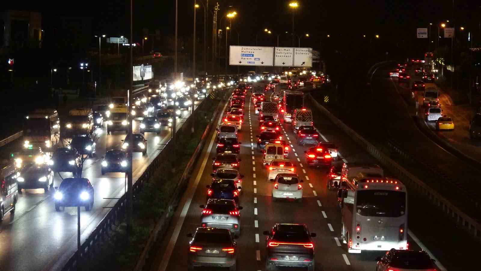 yariyil tatilinin ardindan d 100deki trafik yogunlugu havadan goruntulendi 1 nH2qRTX2