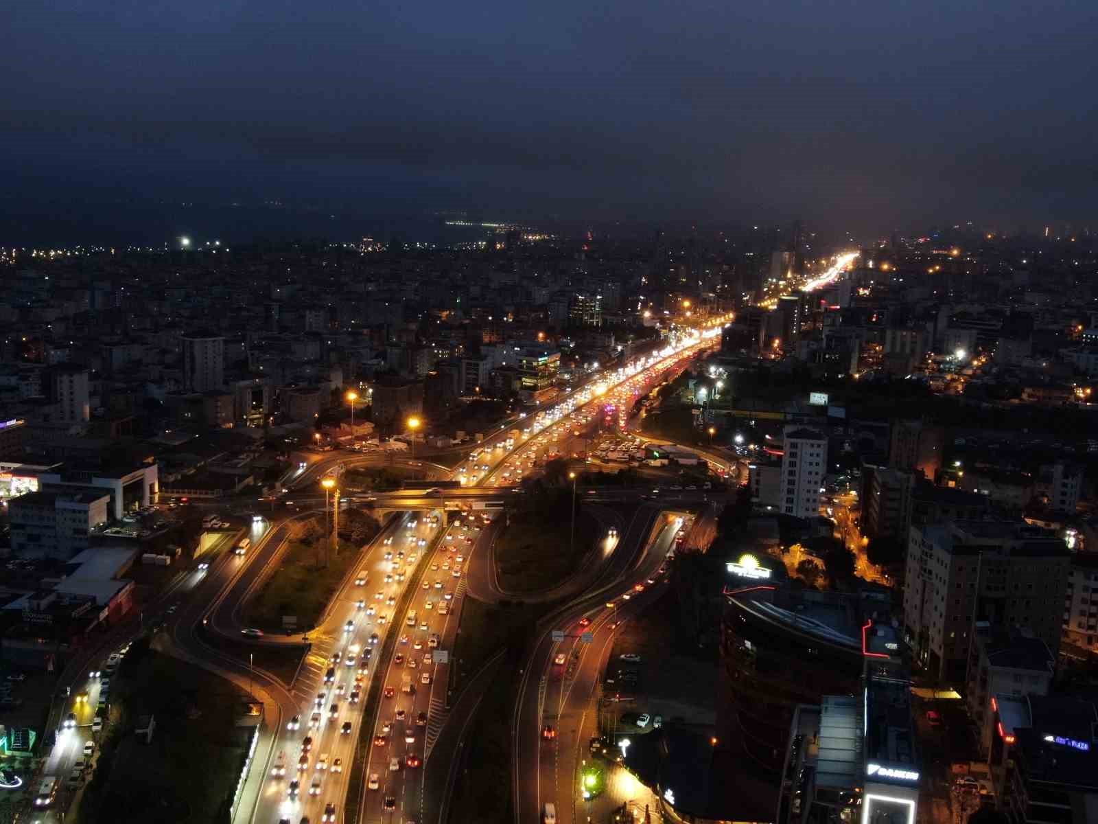 yariyil tatilinin ardindan d 100deki trafik yogunlugu havadan goruntulendi 2 QzhQhSpX