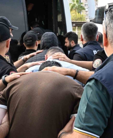 yasa-disi-bahis-cetesi-cokertildi-46-gozalti-b6inEpyY.jpg