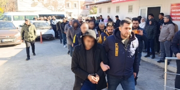 yasa-disi-bahis-operasyonunda-gozaltina-alinan-28-zanli-adliyeye-sevk-edildi-1jxPOXi9.jpg