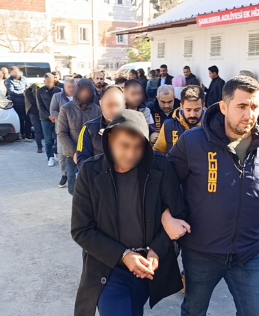 yasa-disi-bahis-operasyonunda-gozaltina-alinan-28-zanli-adliyeye-sevk-edildi-1jxPOXi9.jpg