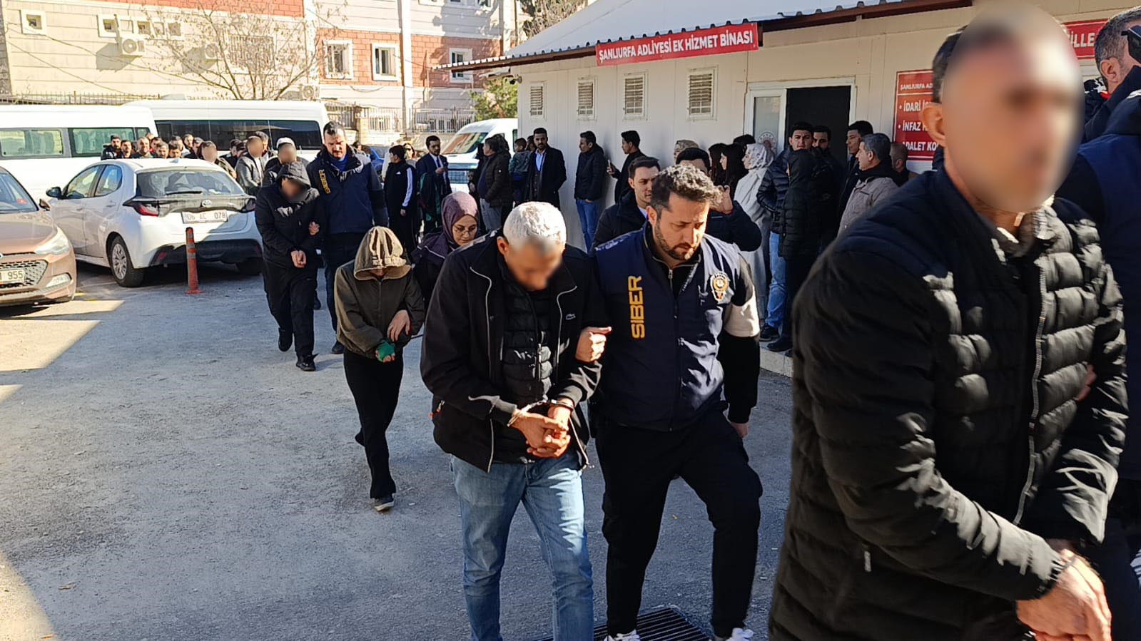 yasa disi bahis operasyonunda gozaltina alinan 28 zanli adliyeye sevk edildi 3 kGONbPKz
