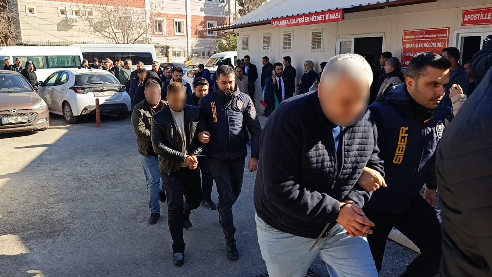 yasa disi bahis operasyonunda gozaltina alinan 28 zanli adliyeye sevk edildi 4 7GWSA9Ud