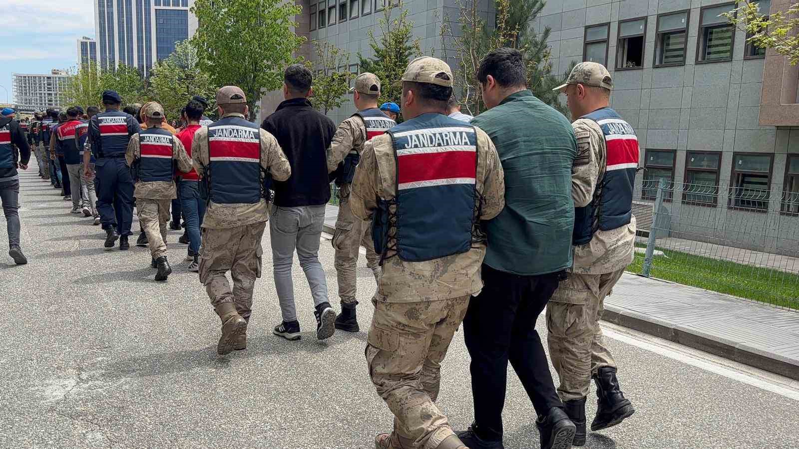yasa disi bahis operasyonunda yakalanan 81 supheli adliyeye sevk edildi yogun guvenlik onlemleri alindi