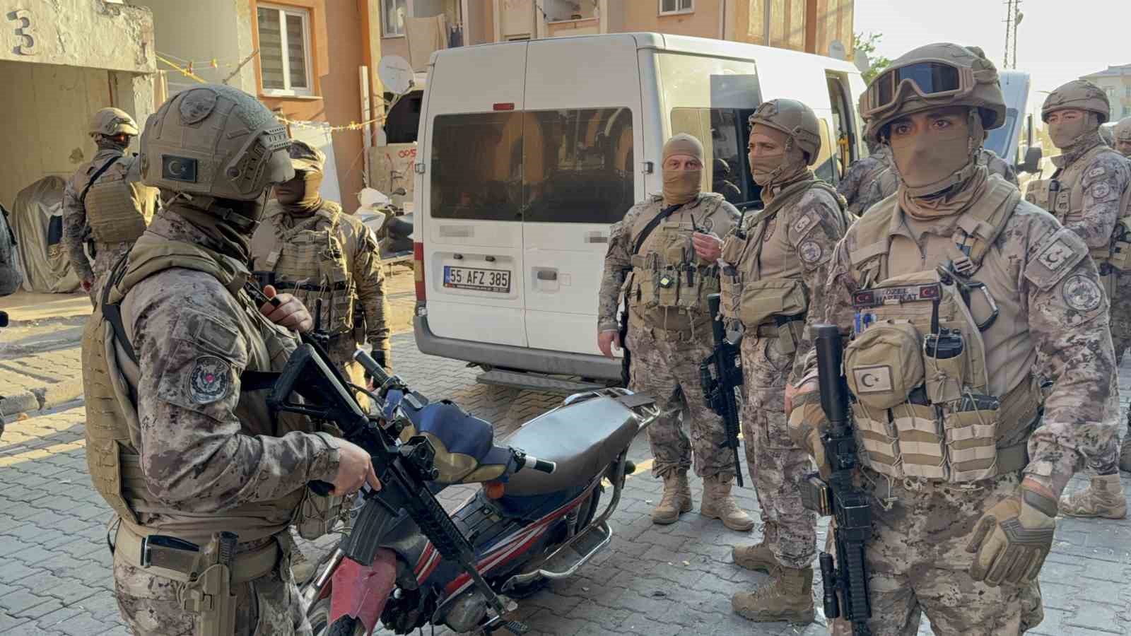 yasa disi bahis sebekesine safak baskini 67 gozalti 1