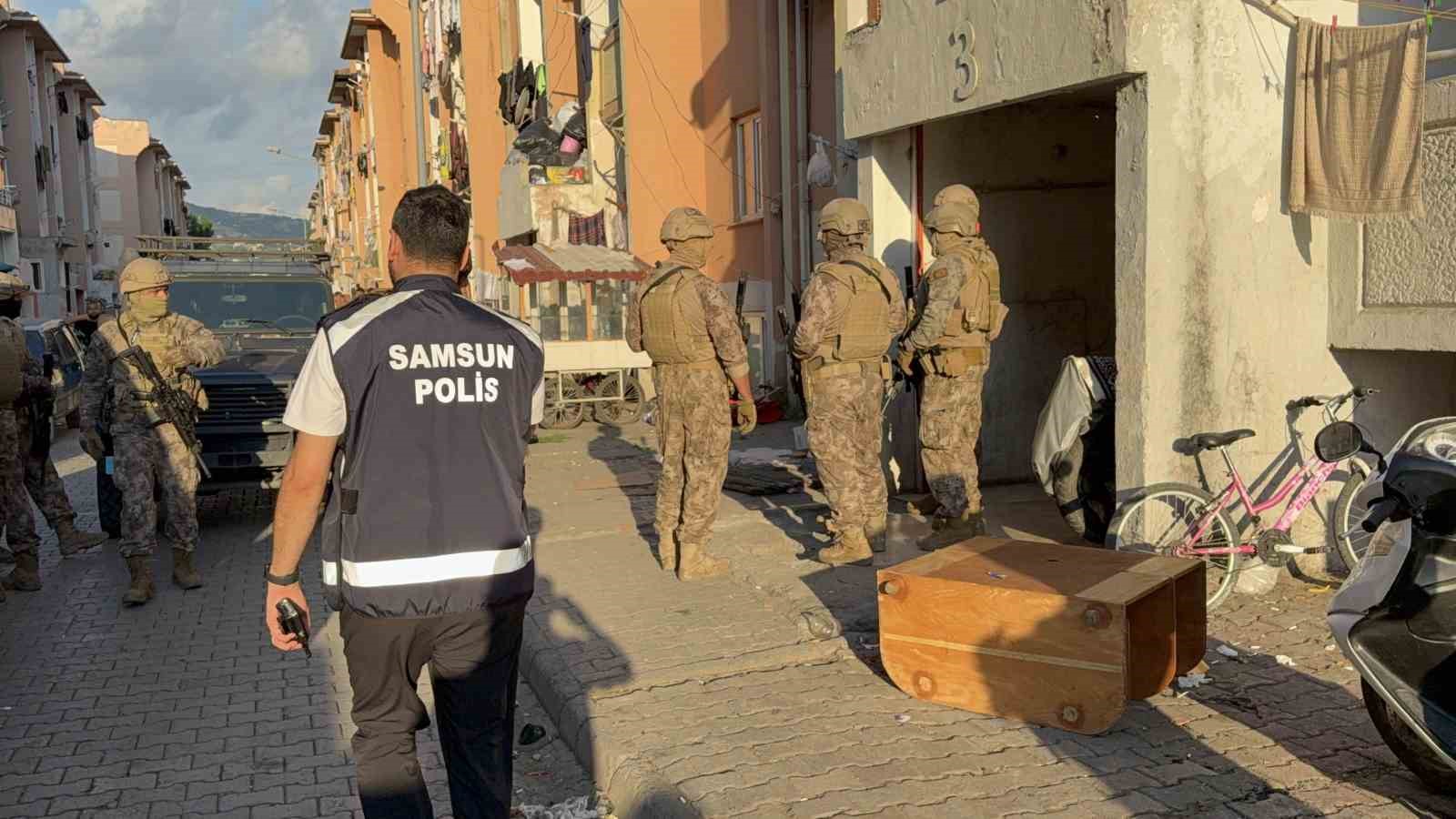 yasa disi bahis sebekesine safak baskini 67 gozalti 3