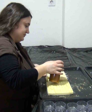yasadigi-sehrin-simgelerini-muma-donusturuyor-OtQbzsOE.jpg