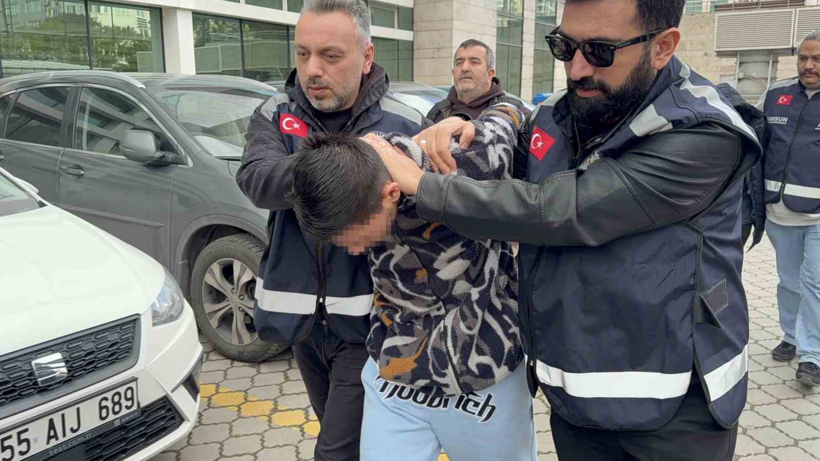 Yasak aşk cinayetinde pazarcının boğazı kesilerek öldürülmesiyle ilgili 3 kişi adliyeye sevk edildi 6 yasak ask cinayetinde pazarcinin bogazi kesilerek oldurulmesiyle ilgili 3 kisi adliyeye sevk edildi 2 UgCG7z1i