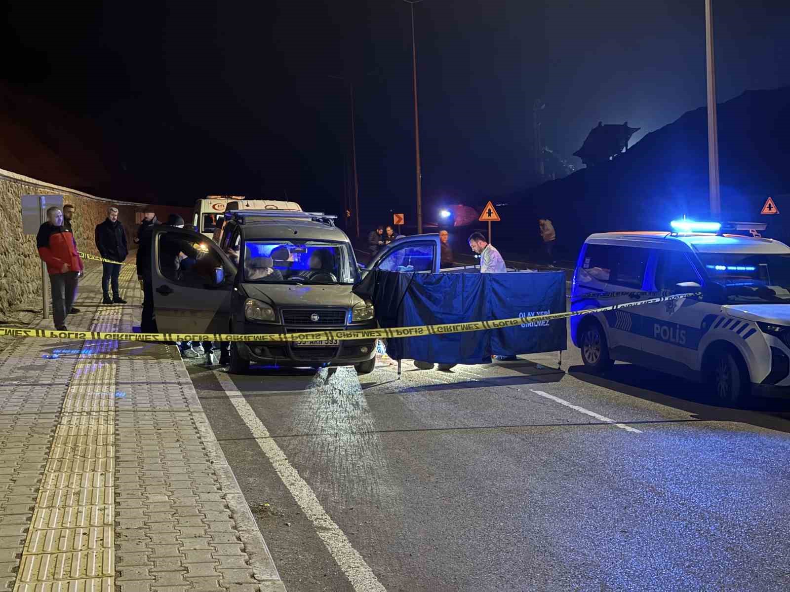 Yasak ilişki yaşadığı sevgilisini boğazını keserek öldürdü 7 yasak iliski yasadigi sevgilisini bogazini keserek oldurdu 3 qv7kkJM6