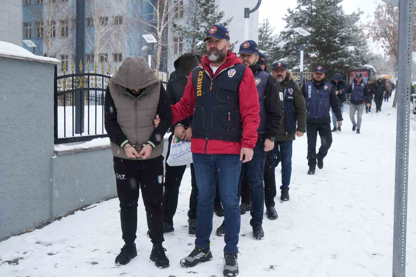 yasal arac kiralama web sitesi kurarak vatandaslari dolandirdilar 1