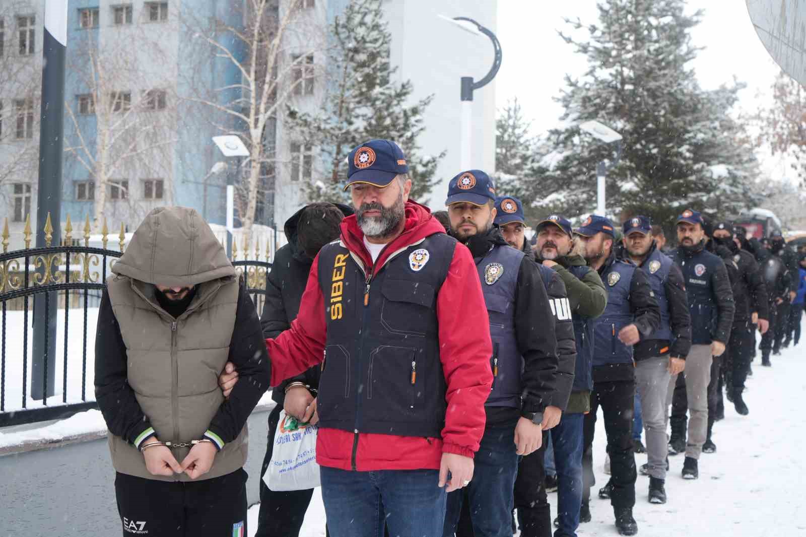 yasal arac kiralama web sitesi kurarak vatandaslari dolandirdilar 2 XJ2U6hVH