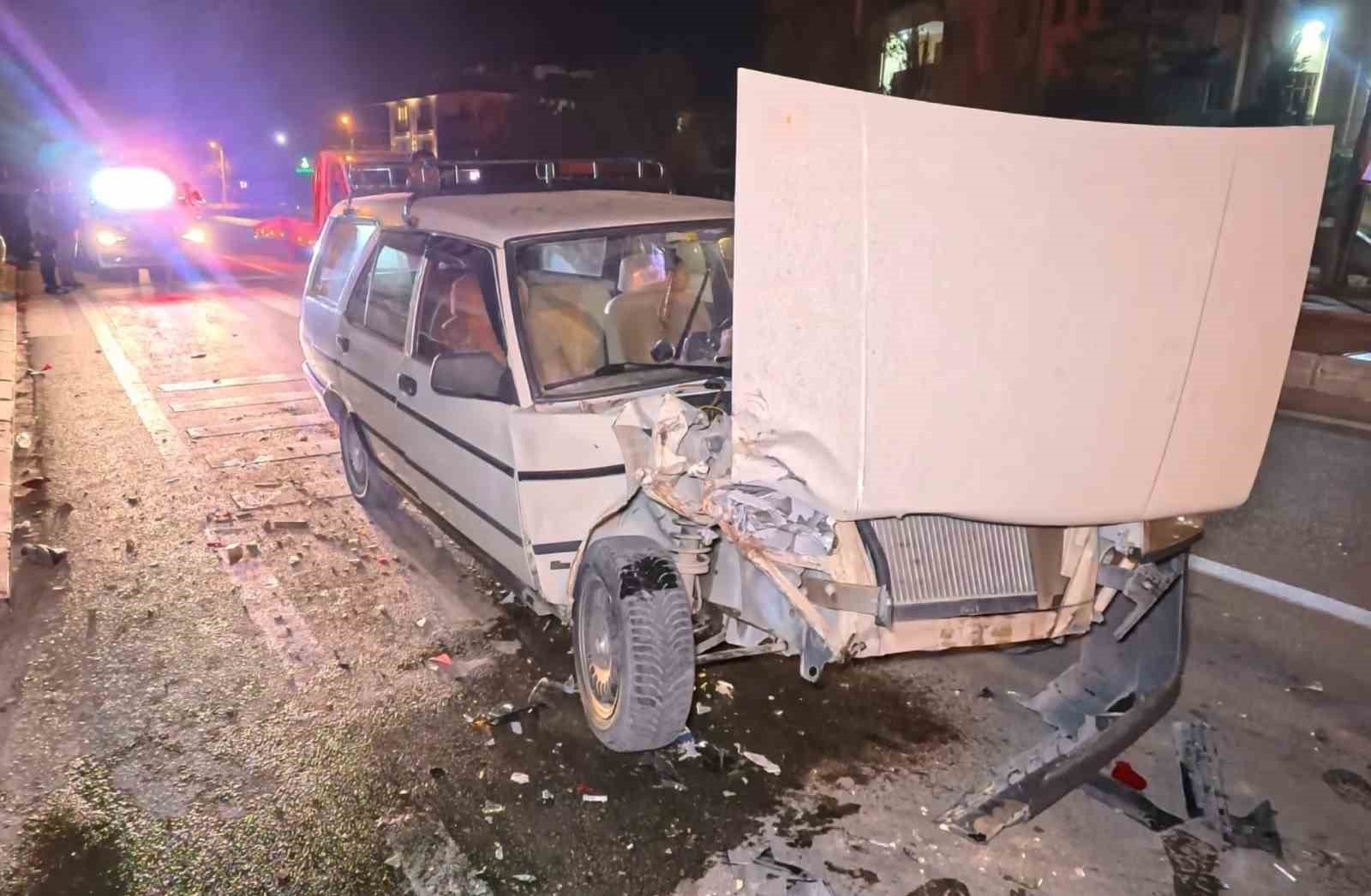 Yasal sınırın 8 kat üzerinde alkollü halde kaza yaptı, kahveye oturup çay içti 14 yasal sinirin 8 kat uzerinde alkollu halde kaza yapti kahveye oturup cay icti 10 VhyKU5CB