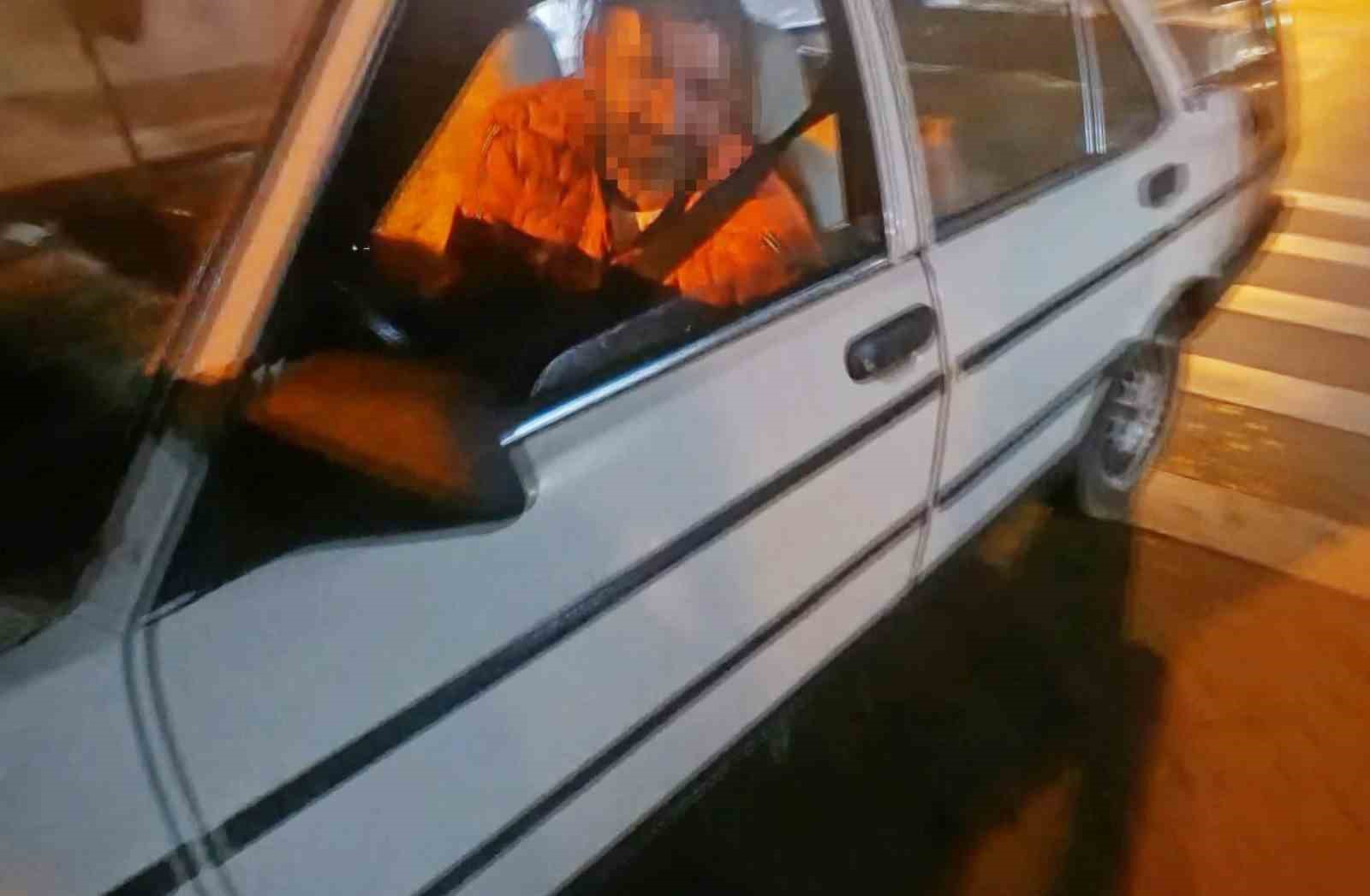 Yasal sınırın 8 kat üzerinde alkollü halde kaza yaptı, kahveye oturup çay içti 9 yasal sinirin 8 kat uzerinde alkollu halde kaza yapti kahveye oturup cay icti 5 lQHOzjYa