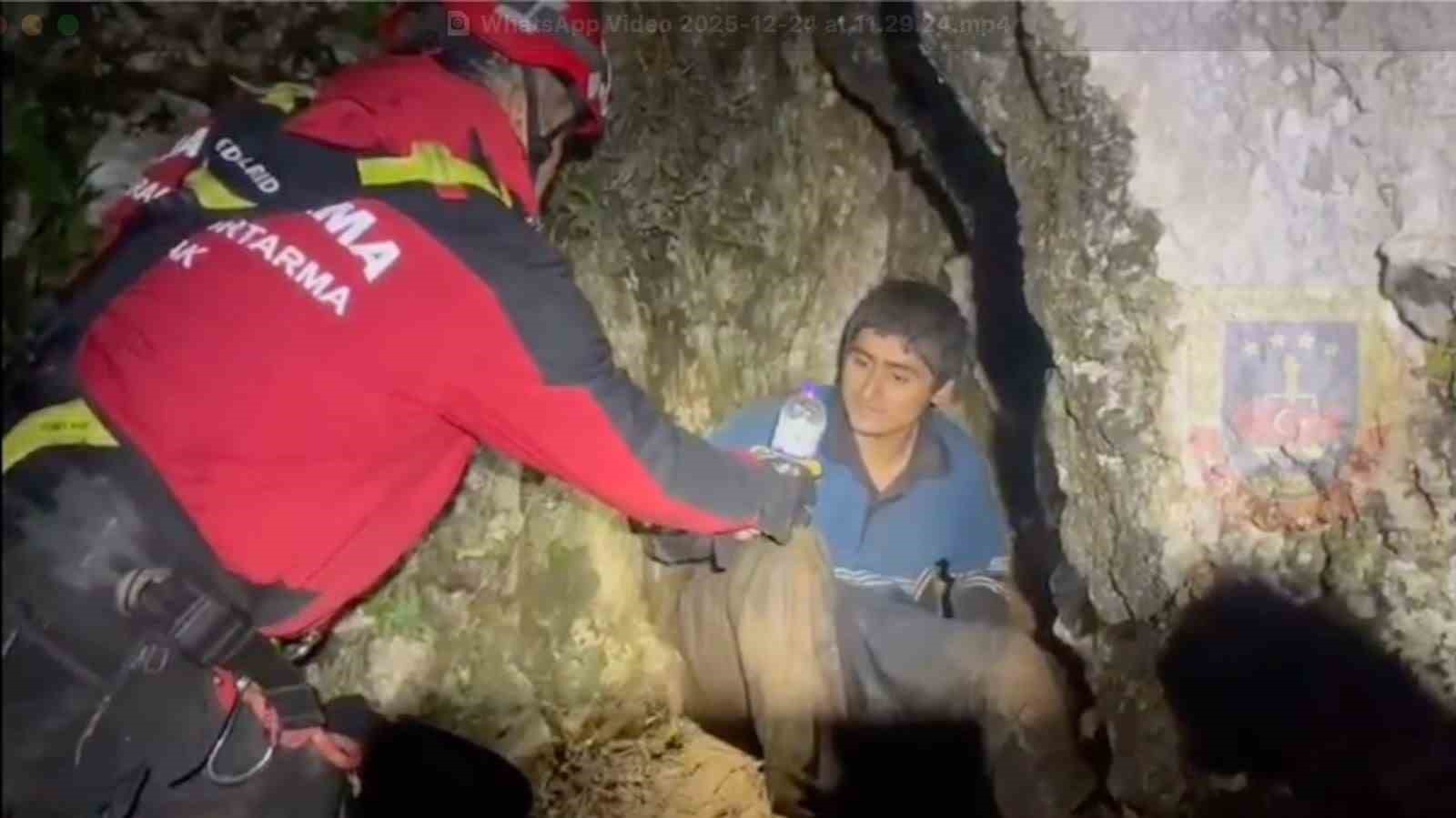 yasam icin son cigligi 4uncu gun duyuldu dagin zirvesinde mahsur kalan genc icin ekipler UiFzHTyr