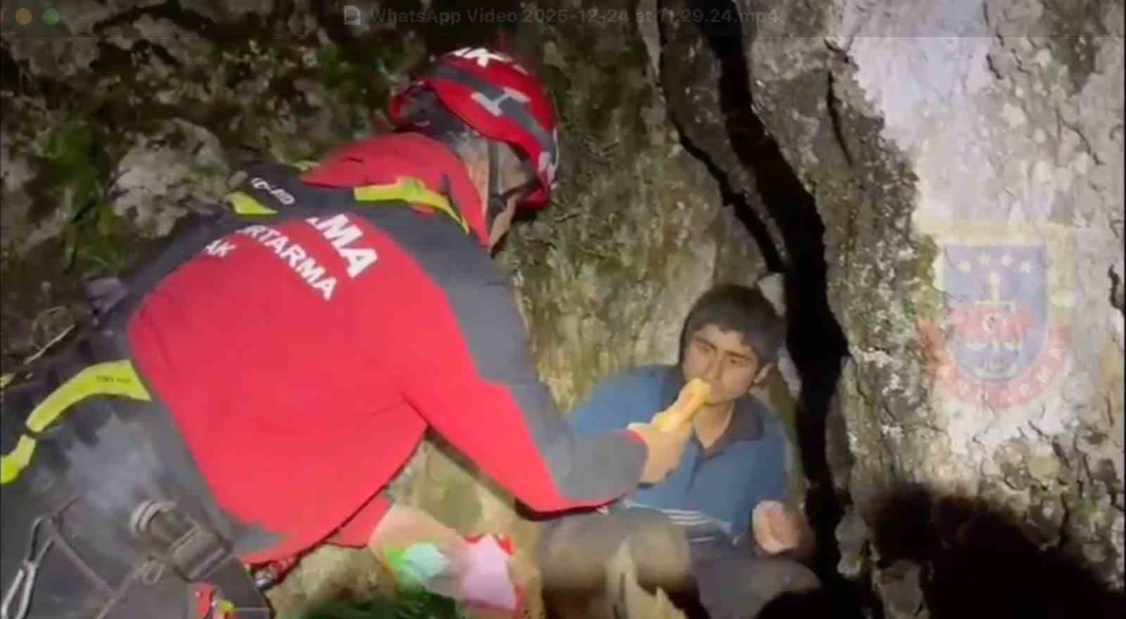 yasam icin son cigligi 4uncu gun duyuldu dagin zirvesinde mahsur kalan genc icin ekipler wSuUdICM
