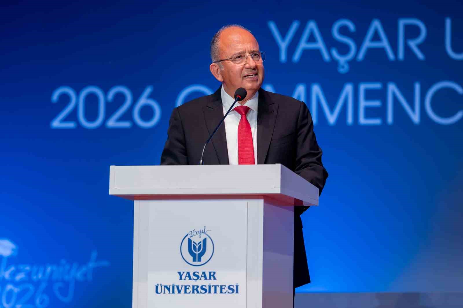 yasar universitesinde mezuniyet coskusu 0 uXd4TWaQ