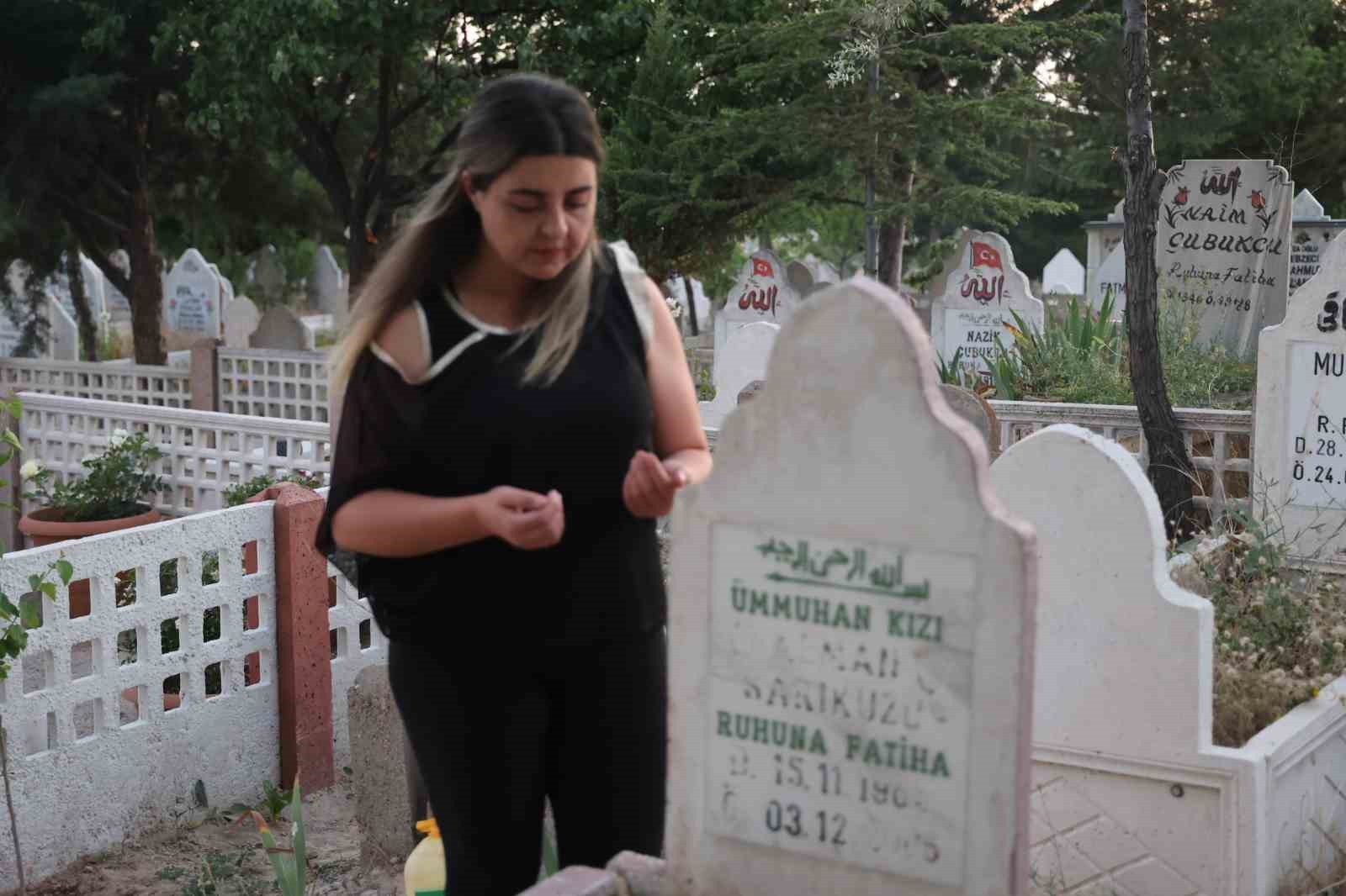 yasarken oldu dedikleri genc kadin 34 yil sonra gercek kimligine kavustu 1 bk8z5Qjl