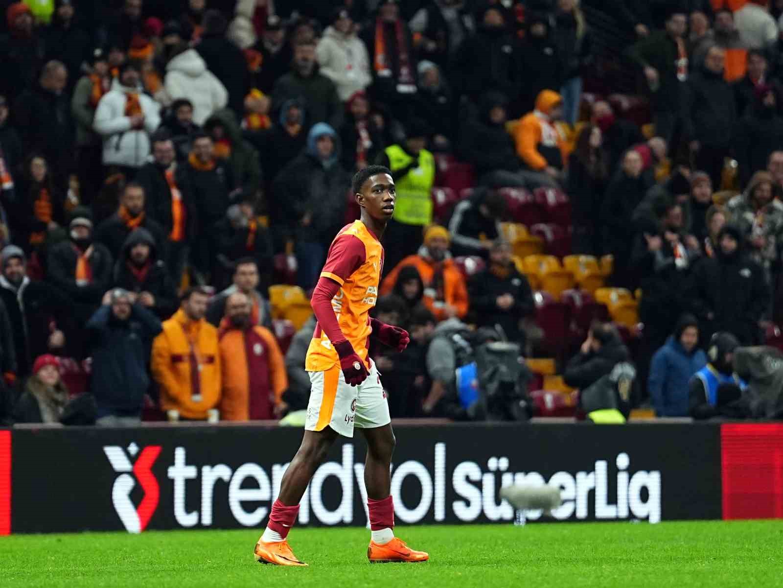 yaser asprilla ilk macina cikti 2 gMiDdj7M