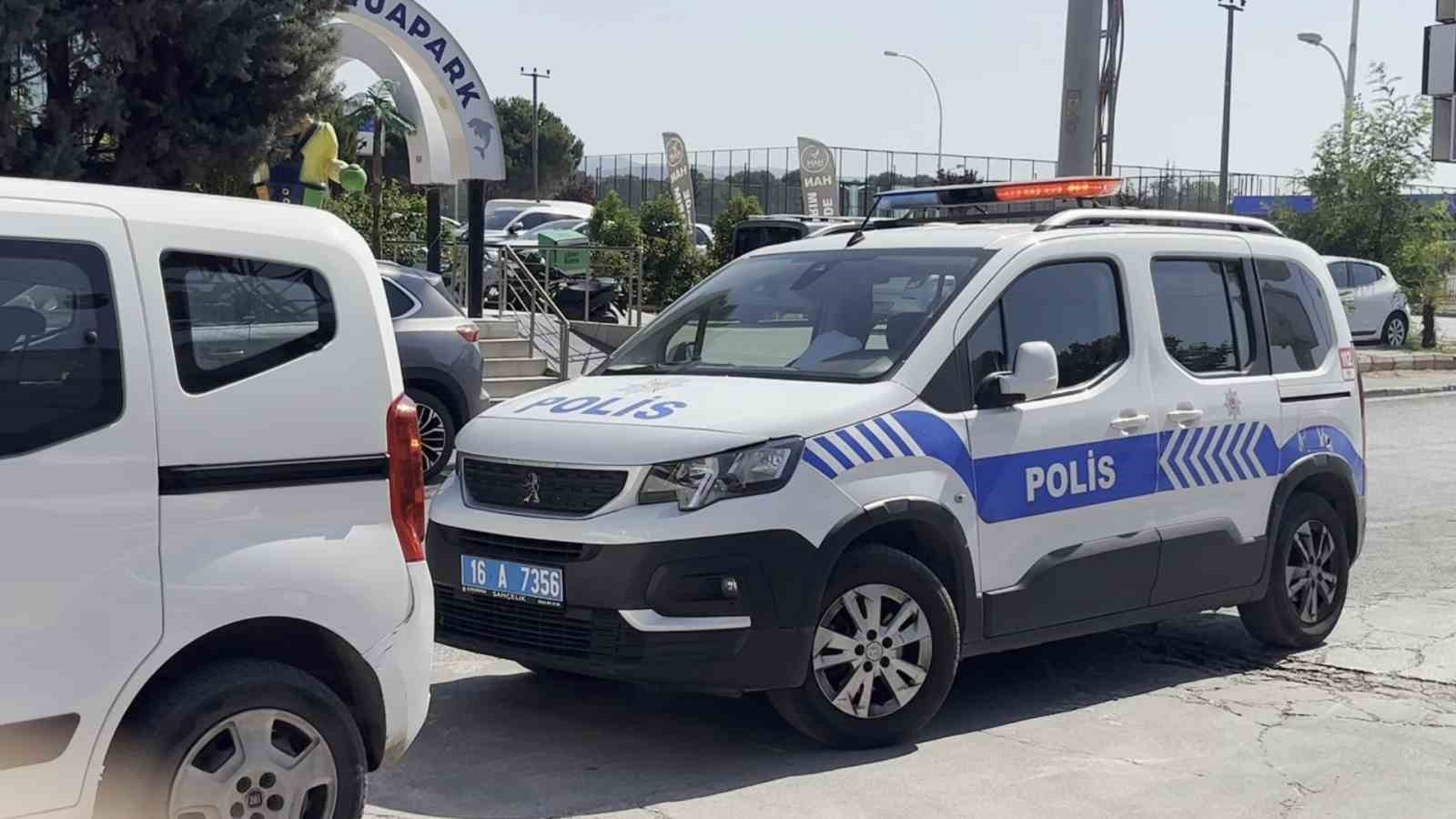Yaşı küçük temizlikçi havuz kaydırağından düşüp ağır yaralandı 6 yasi kucuk temizlikci havuz kaydiragindan dusup agir yaralandi 2 yWgYiEPJ