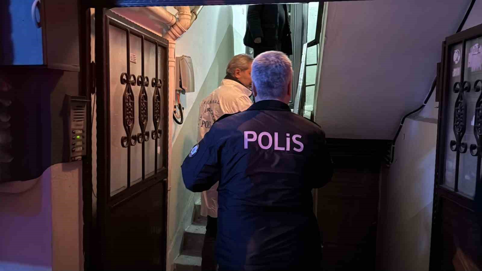 yasli adam apartmanin merdiven boslugunda olu bulundu 3 ScJHRTe7