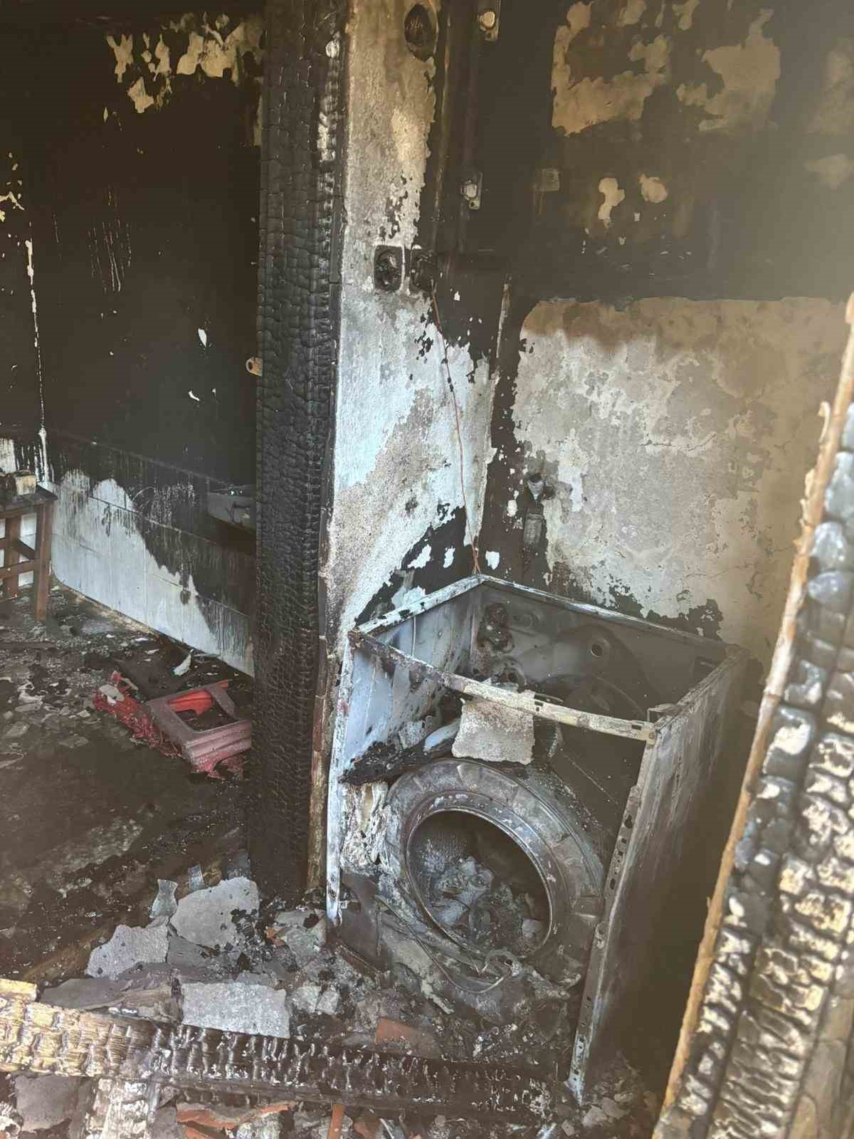 yasli adam evinde elektrikli sobadan cikan yanginda hayatini kaybetti 2