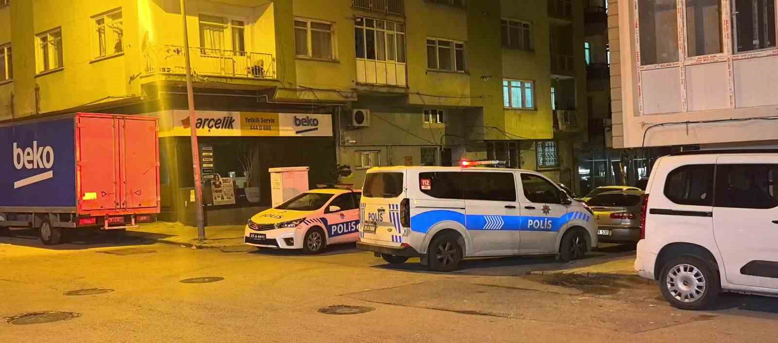 Yaşlı adam evinde ölü bulundu 5 yasli adam evinde olu bulundu 1 mpTpvkA4