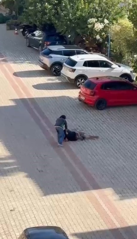 yasli adami sokak ortasinda defalarca bicaklayip oldurdu o anlar kamerada 2 FpTzjet2