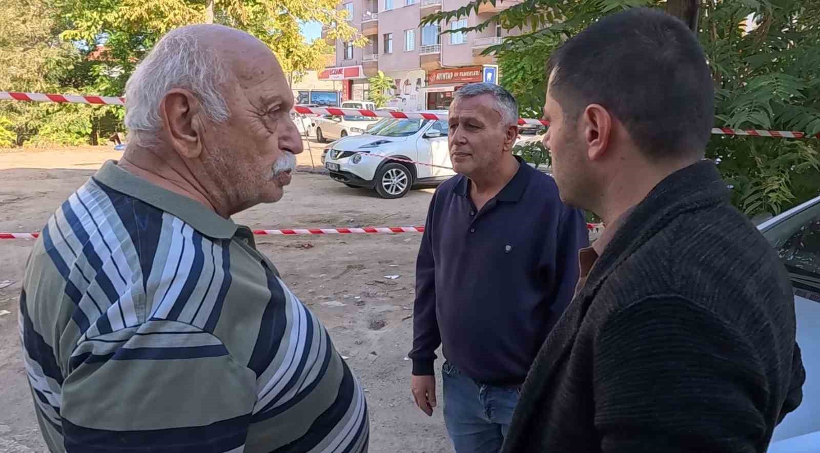 yasli adamin park yerini unuttugu aracini polis 2 dakikada buldu 0 f3jsnm94