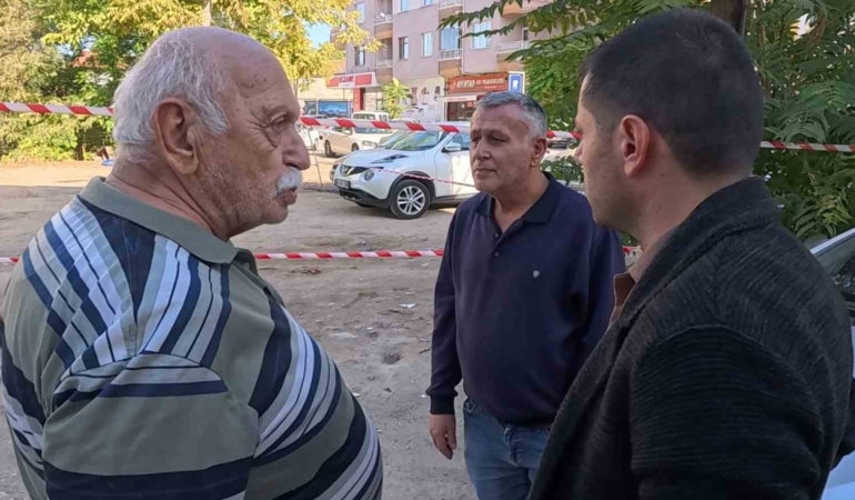 yasli-adamin-park-yerini-unuttugu-aracini-polis-2-dakikada-buldu-OgiDVakU.jpg